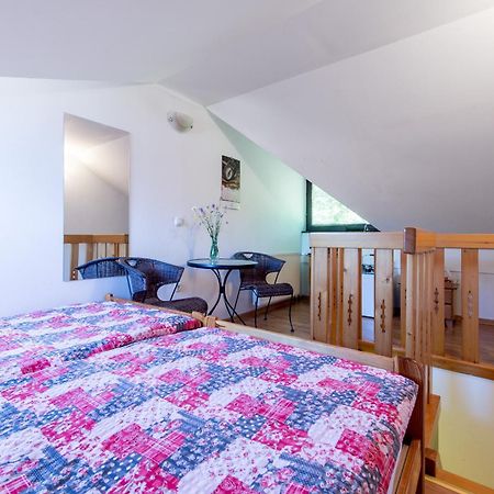 Apartments Jaka 돌레니스케토플리체 객실 사진