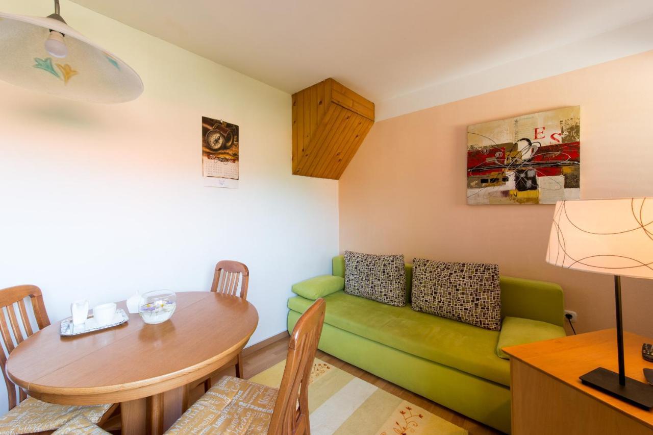 Apartments Jaka 돌레니스케토플리체 객실 사진